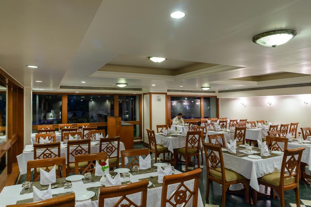 Quality Inn Palms Gāndhīdhām Zewnętrze zdjęcie