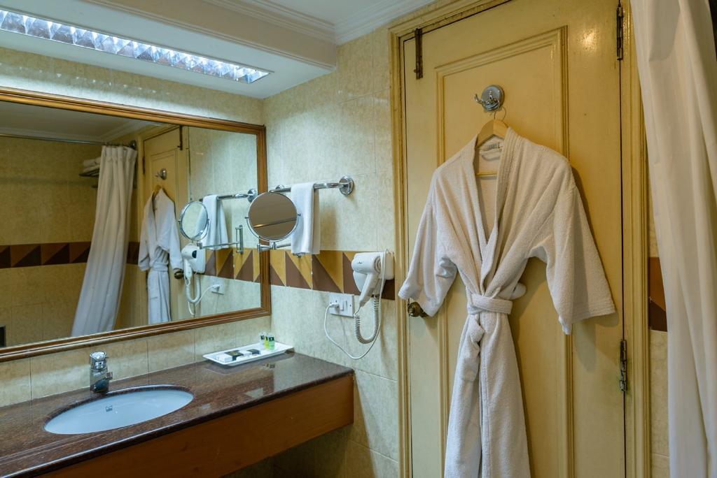 Quality Inn Palms Gāndhīdhām Zewnętrze zdjęcie