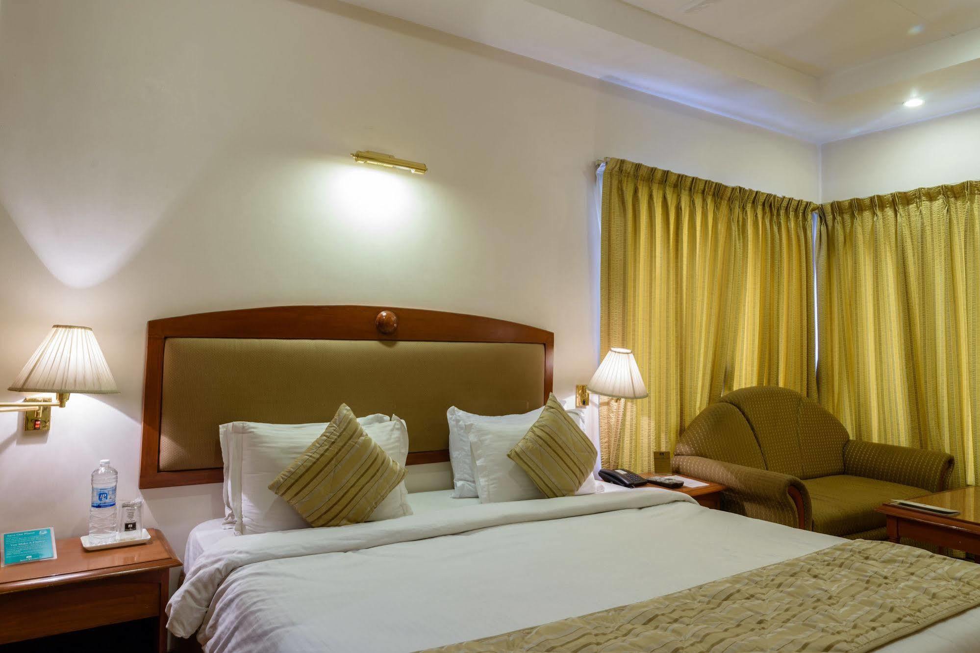 Quality Inn Palms Gāndhīdhām Zewnętrze zdjęcie