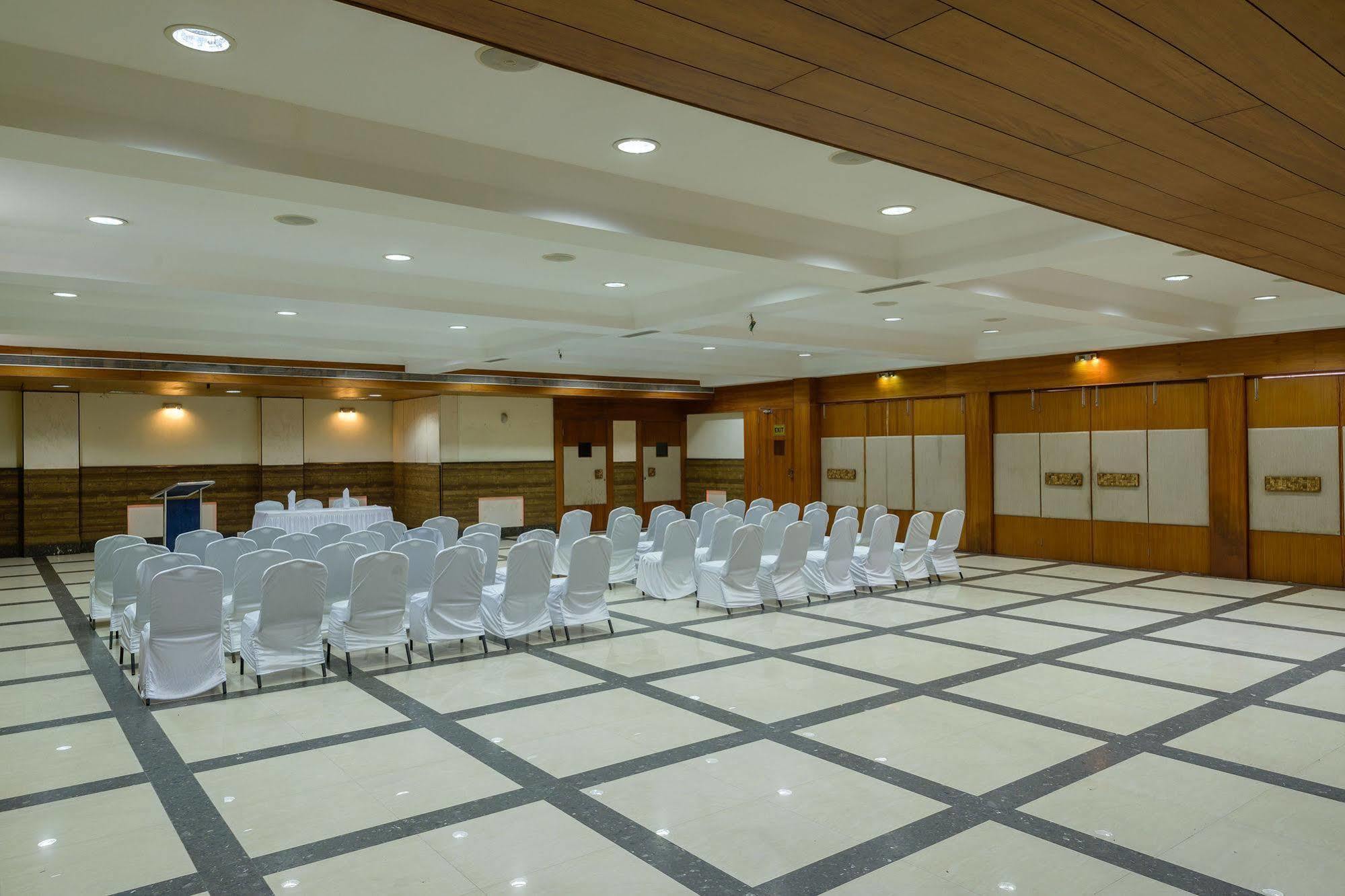 Quality Inn Palms Gāndhīdhām Zewnętrze zdjęcie