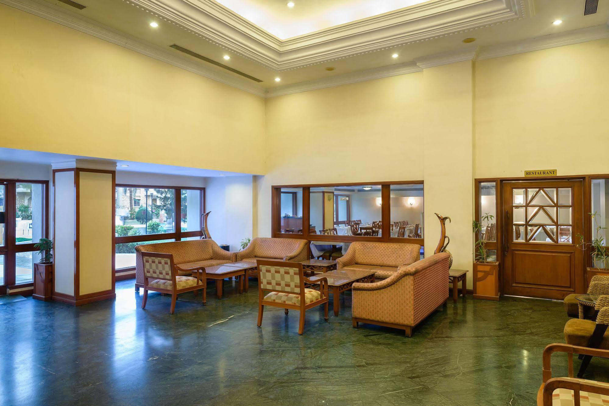 Quality Inn Palms Gāndhīdhām Zewnętrze zdjęcie