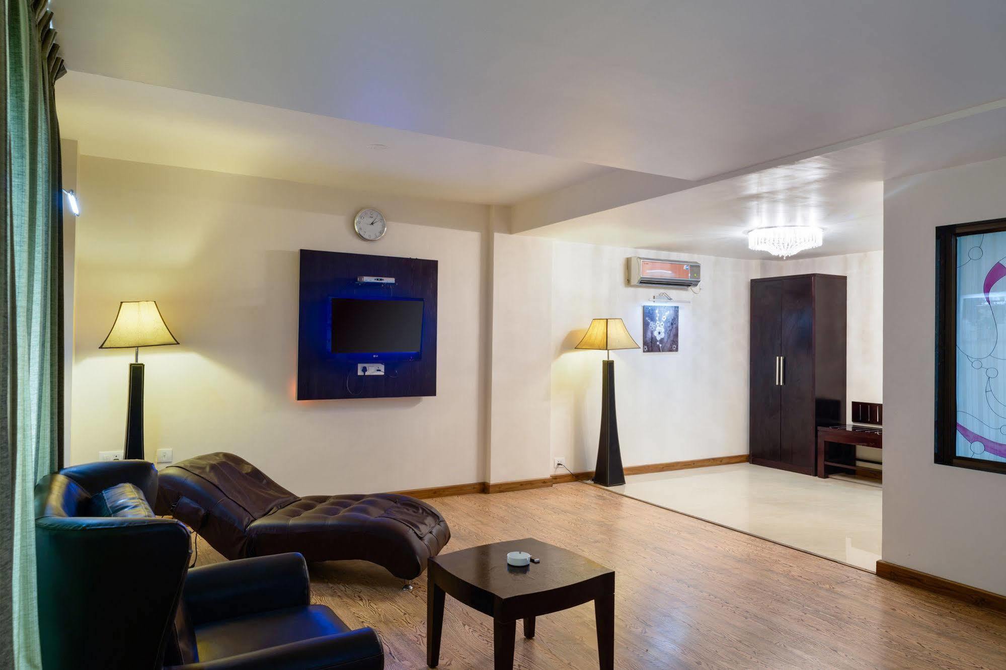 Quality Inn Palms Gāndhīdhām Zewnętrze zdjęcie